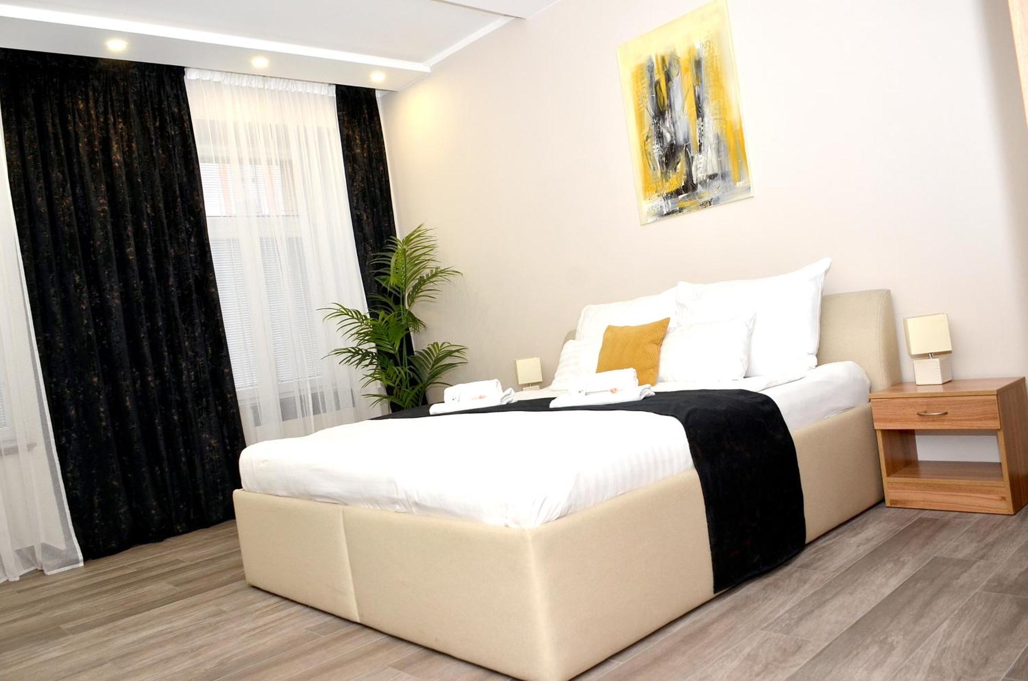 Euro Krenova 75 Apartment *