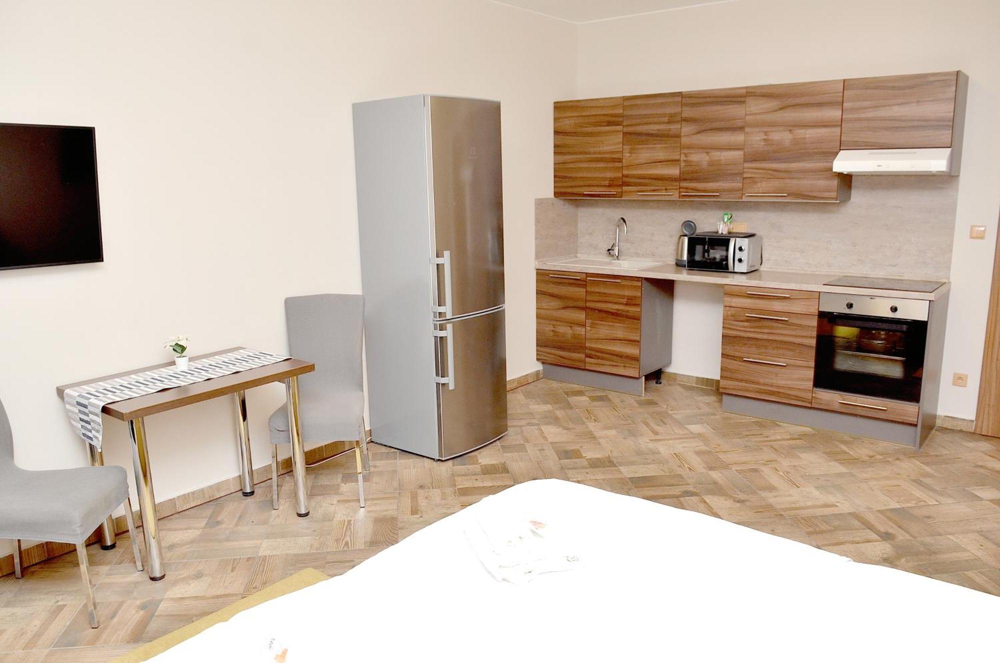 Euro Krenova 75 Apartment *