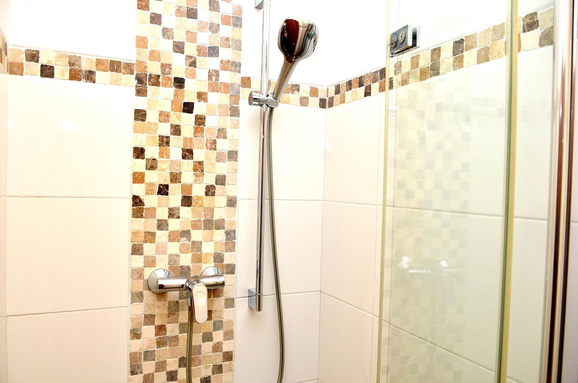 Apartment Euro Krenova 75 *