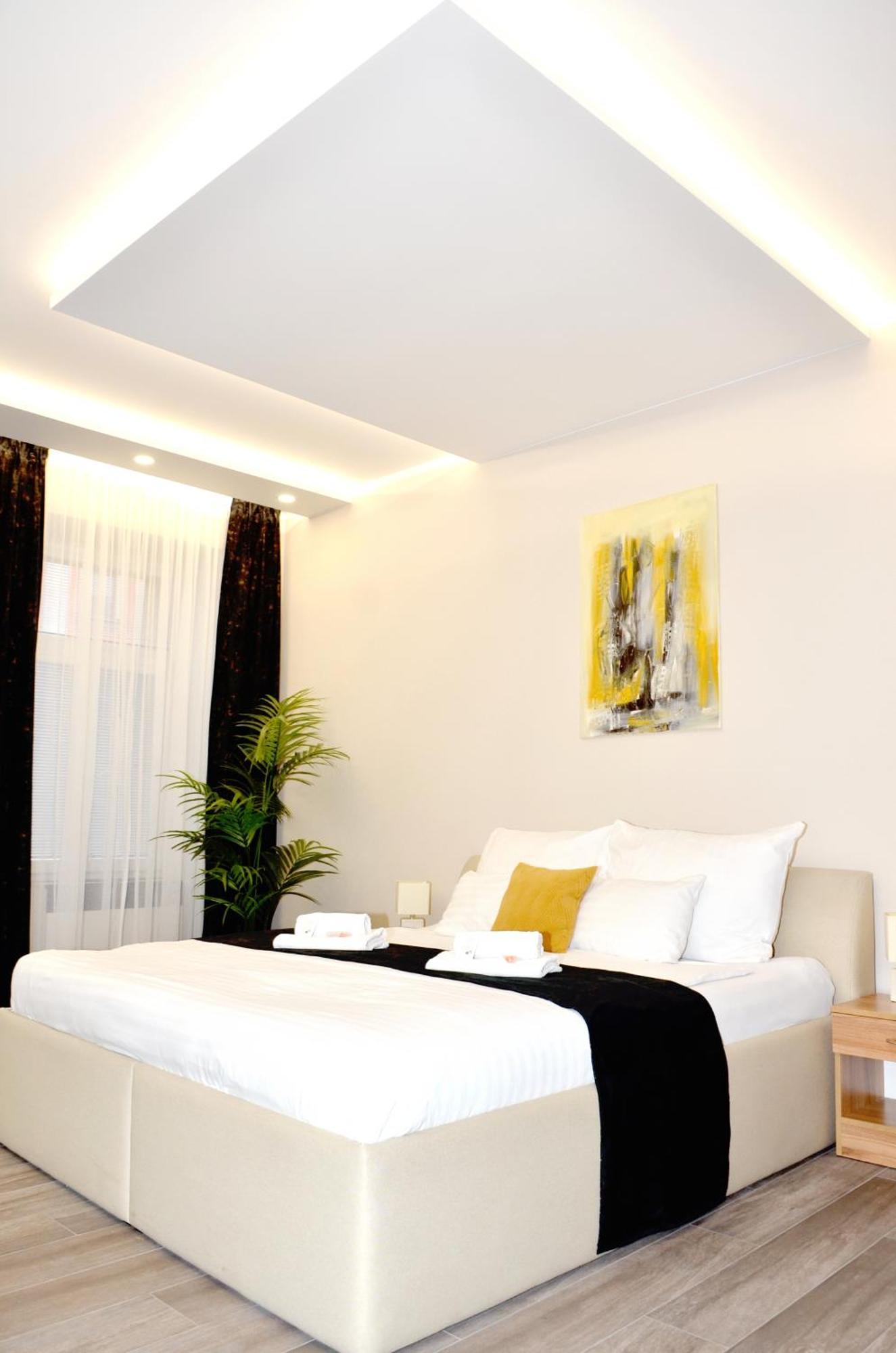 Euro Krenova 75 Apartment *