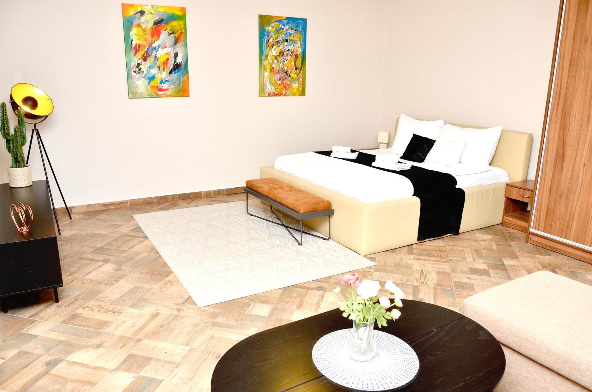 Euro Krenova 75 Apartment *